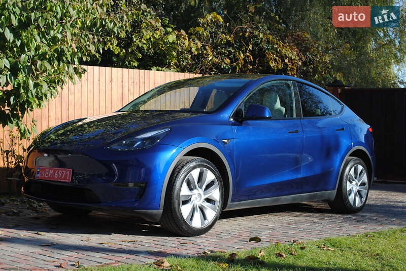 Внедорожник / Кроссовер Tesla Model Y 2024 в Луцке