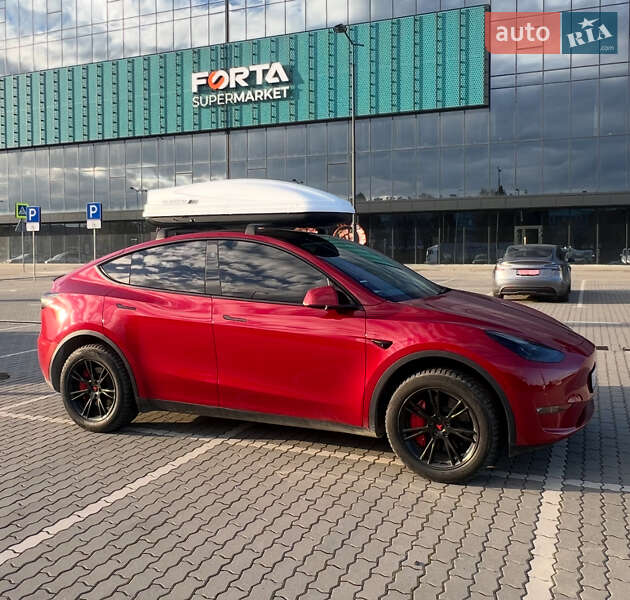 Tesla Model Y 2023