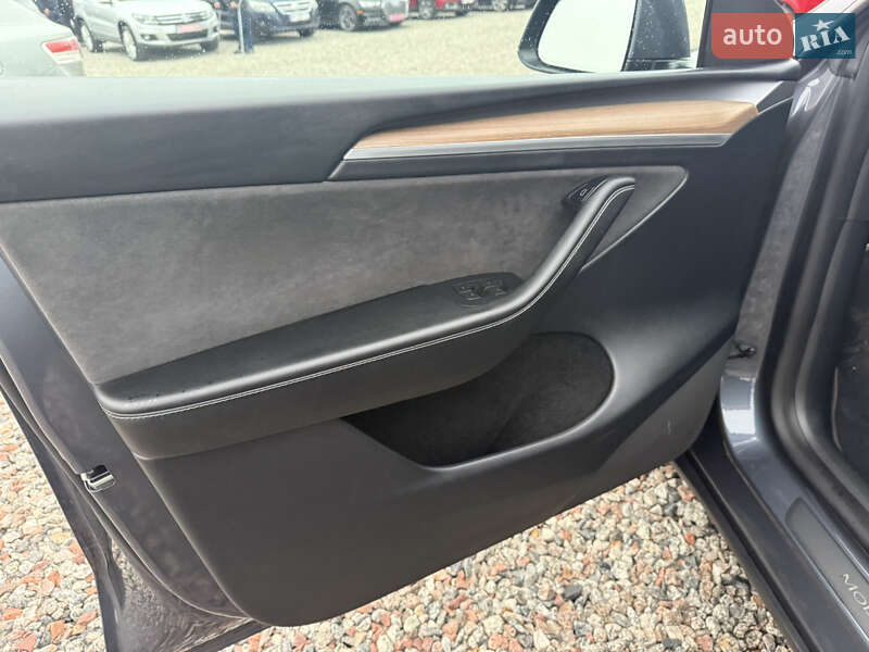 Позашляховик / Кросовер Tesla Model Y 2023 в Переяславі фото 20 Позашляховик / Кросовер Tesla Model Y 2023 в Переяславі