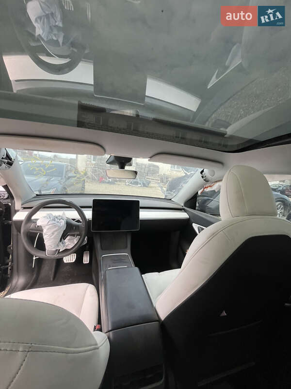 Позашляховик / Кросовер Tesla Model Y 2022 в Львові
