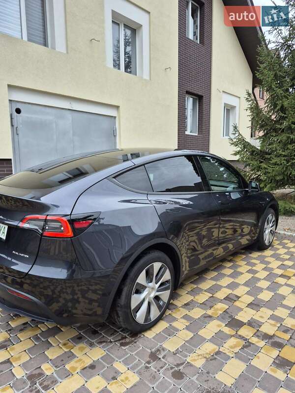 Позашляховик / Кросовер Tesla Model Y 2024 в Харкові фото 7 Позашляховик / Кросовер Tesla Model Y 2024 в Харкові