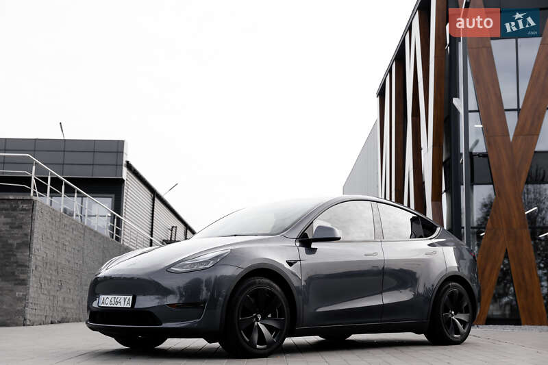 Tesla Model Y 2022