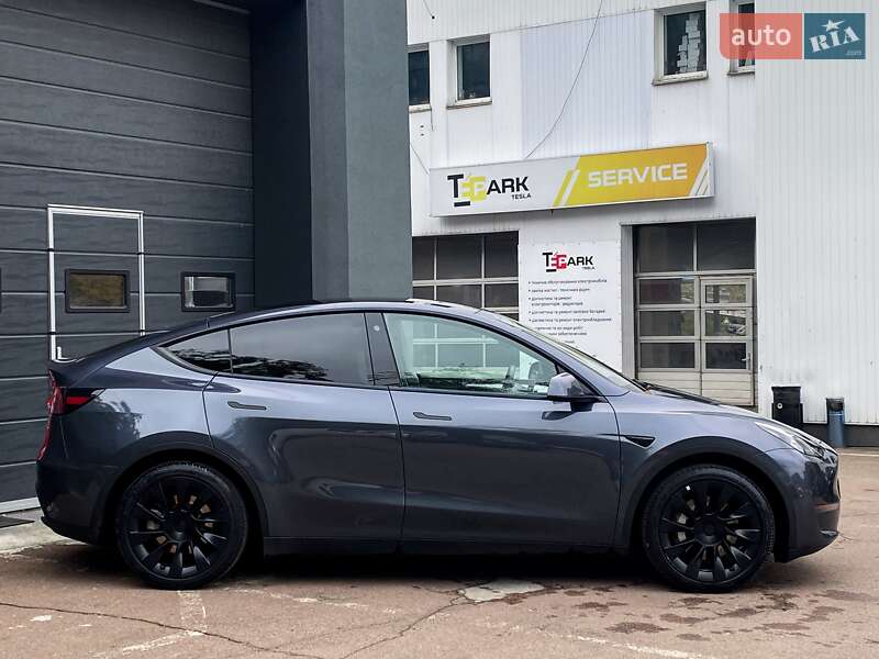 Внедорожник / Кроссовер Tesla Model Y 2023 в Киеве