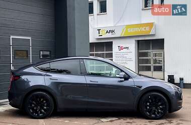 Позашляховик / Кросовер Tesla Model Y 2023 в 