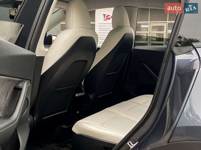 Внедорожник / Кроссовер Tesla Model Y 2023 в Киеве