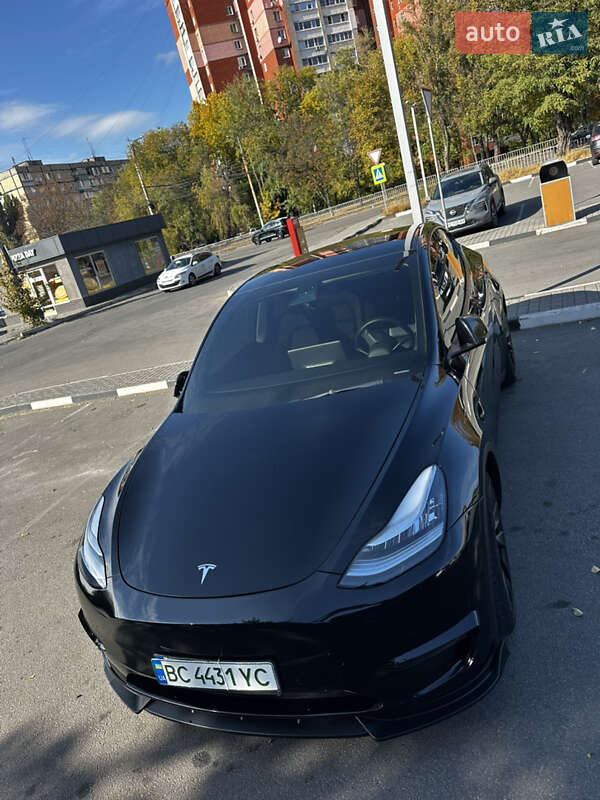 Внедорожник / Кроссовер Tesla Model Y 2020 в Днепре