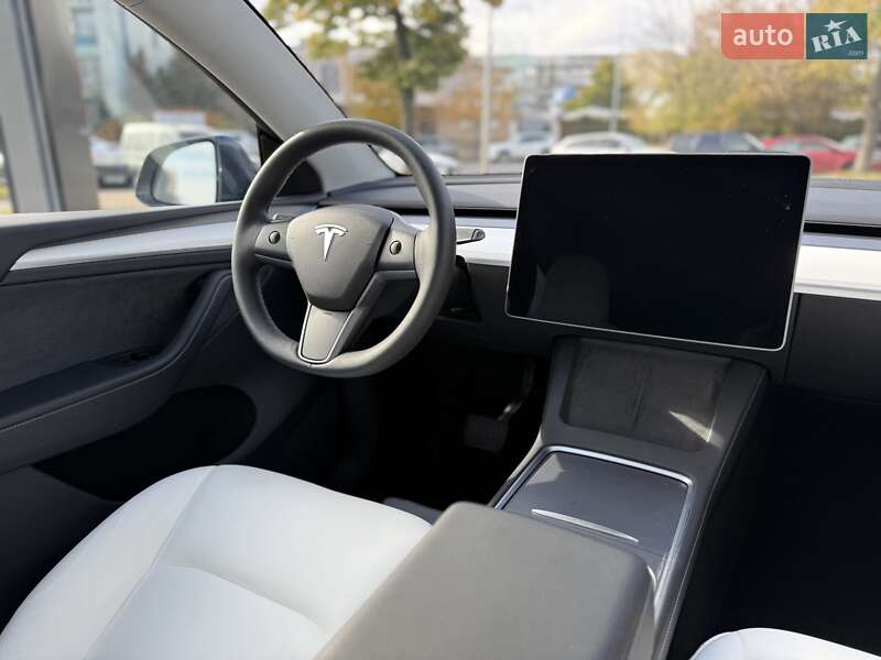 Позашляховик / Кросовер Tesla Model Y 2024 в Києві фото 12 Позашляховик / Кросовер Tesla Model Y 2024 в Києві
