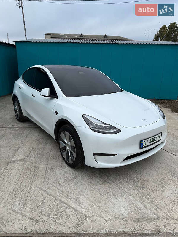 Tesla Model Y 2023