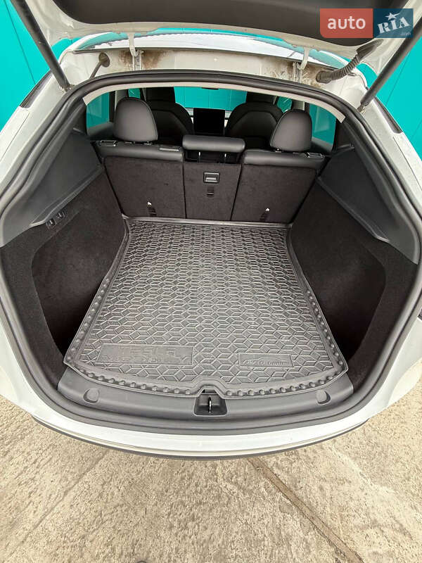 Позашляховик / Кросовер Tesla Model Y 2023 в Білій Церкві фото 8 Позашляховик / Кросовер Tesla Model Y 2023 в Білій Церкві