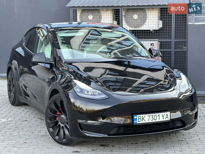 Позашляховик / Кросовер Tesla Model Y 2023 в Рівному фото 2 Позашляховик / Кросовер Tesla Model Y 2023 в Рівному