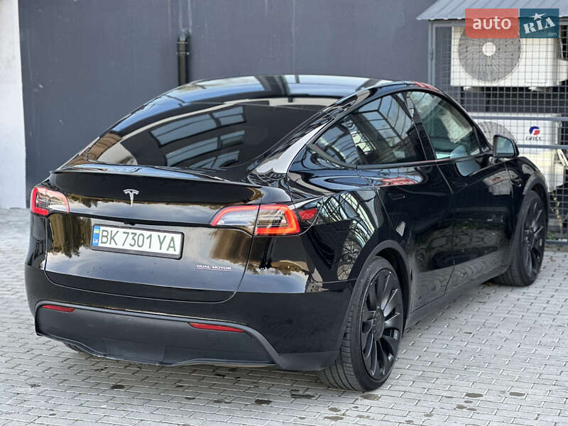 Позашляховик / Кросовер Tesla Model Y 2023 в Рівному фото 9 Позашляховик / Кросовер Tesla Model Y 2023 в Рівному