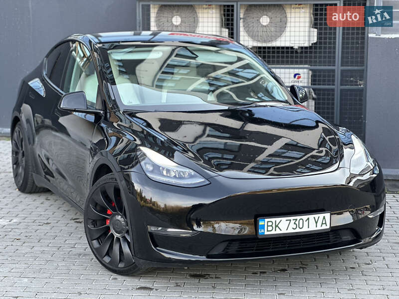 Позашляховик / Кросовер Tesla Model Y 2023 в Рівному фото 6 Позашляховик / Кросовер Tesla Model Y 2023 в Рівному