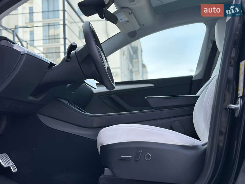 Позашляховик / Кросовер Tesla Model Y 2023 в Рівному фото 14 Позашляховик / Кросовер Tesla Model Y 2023 в Рівному