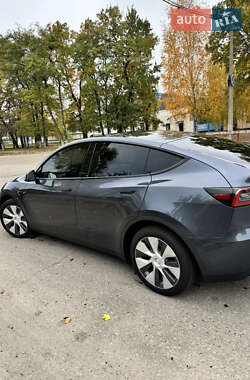 Позашляховик / Кросовер Tesla Model Y 2023 в  фото 5 Позашляховик / Кросовер Tesla Model Y 2023 в