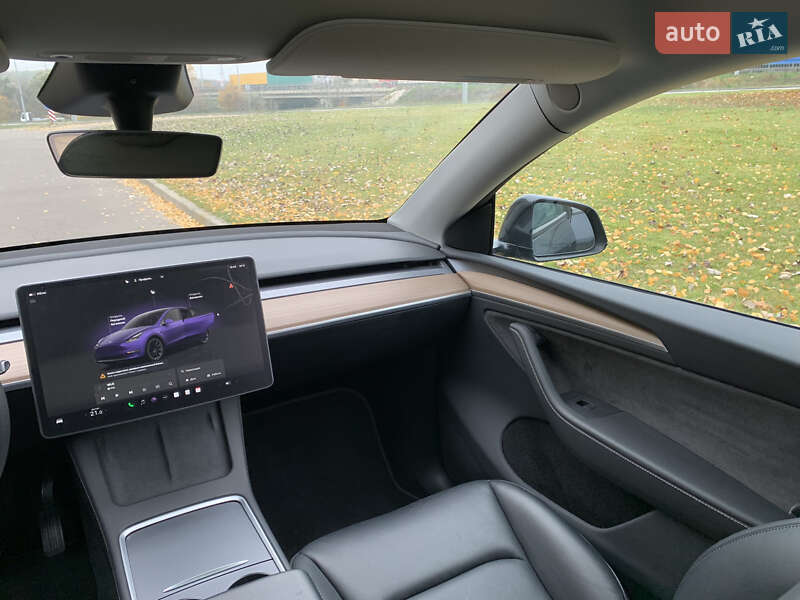 Внедорожник / Кроссовер Tesla Model Y 2024 в Киеве