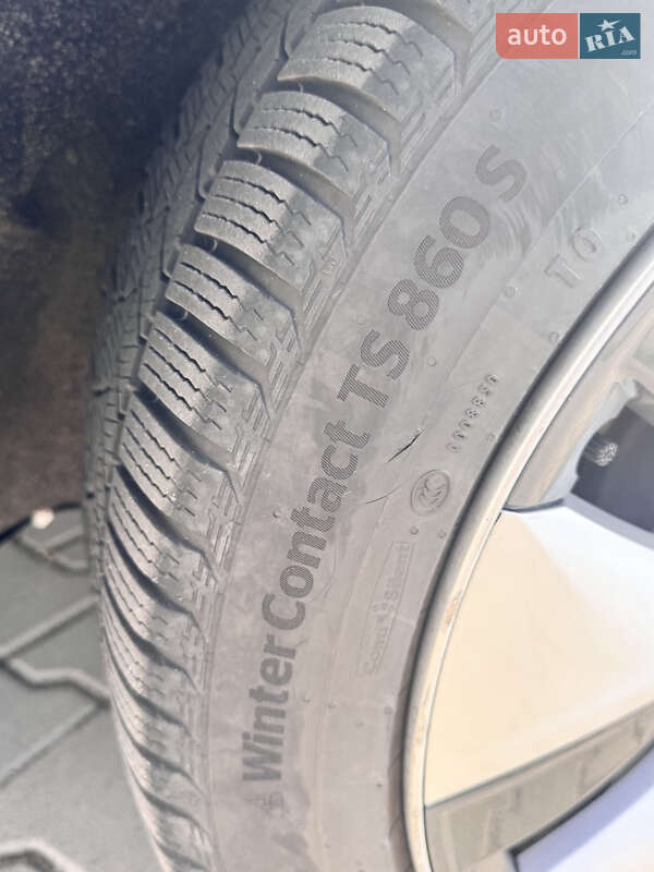 Позашляховик / Кросовер Tesla Model Y 2022 в Києві