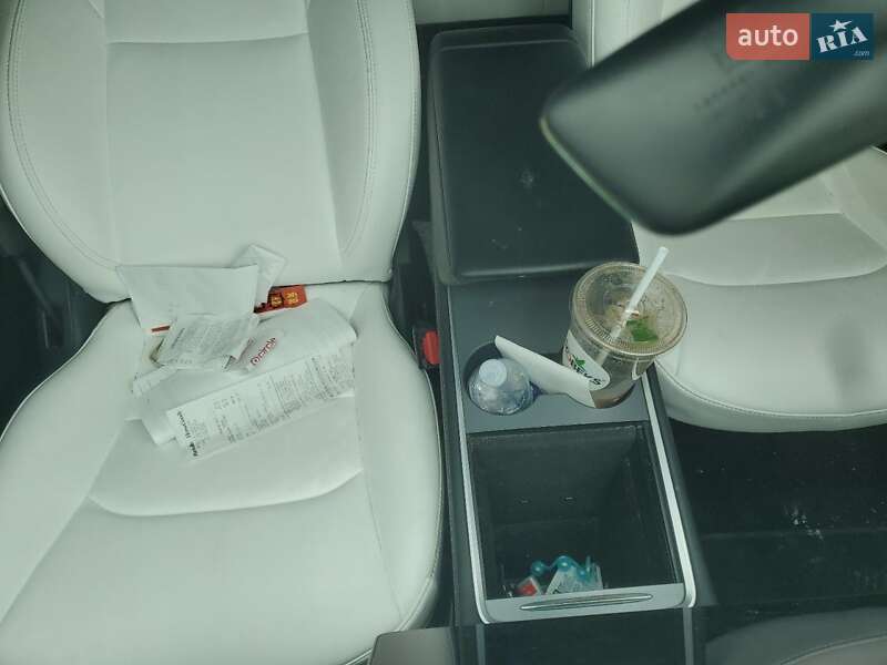 Позашляховик / Кросовер Tesla Model Y 2023 в Києві