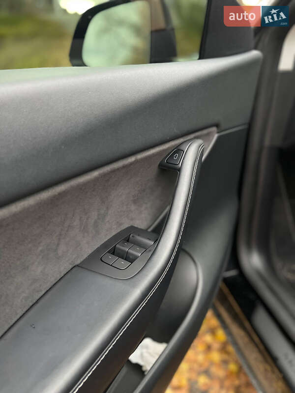 Позашляховик / Кросовер Tesla Model Y 2021 в Кременчуці фото 10 Позашляховик / Кросовер Tesla Model Y 2021 в Кременчуці