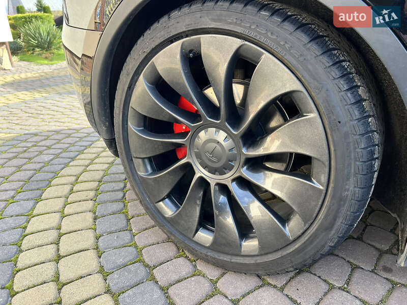 Внедорожник / Кроссовер Tesla Model Y 2022 в Львове