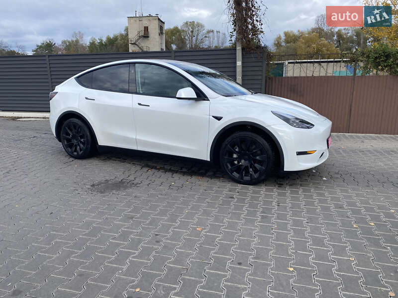 Позашляховик / Кросовер Tesla Model Y 2023 в Києві фото 12 Позашляховик / Кросовер Tesla Model Y 2023 в Києві