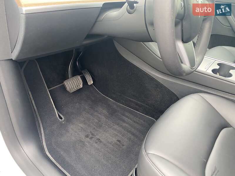 Позашляховик / Кросовер Tesla Model Y 2023 в Києві фото 24 Позашляховик / Кросовер Tesla Model Y 2023 в Києві