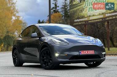 Внедорожник / Кроссовер Tesla Model Y 2021 в 
