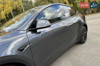 Внедорожник / Кроссовер Tesla Model Y 2021 в 
