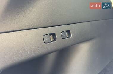 Внедорожник / Кроссовер Tesla Model Y 2021 в 