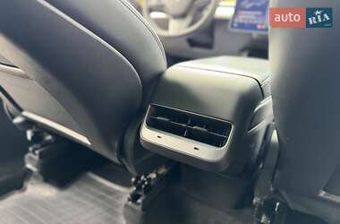 Внедорожник / Кроссовер Tesla Model Y 2021 в 