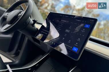 Внедорожник / Кроссовер Tesla Model Y 2021 в 