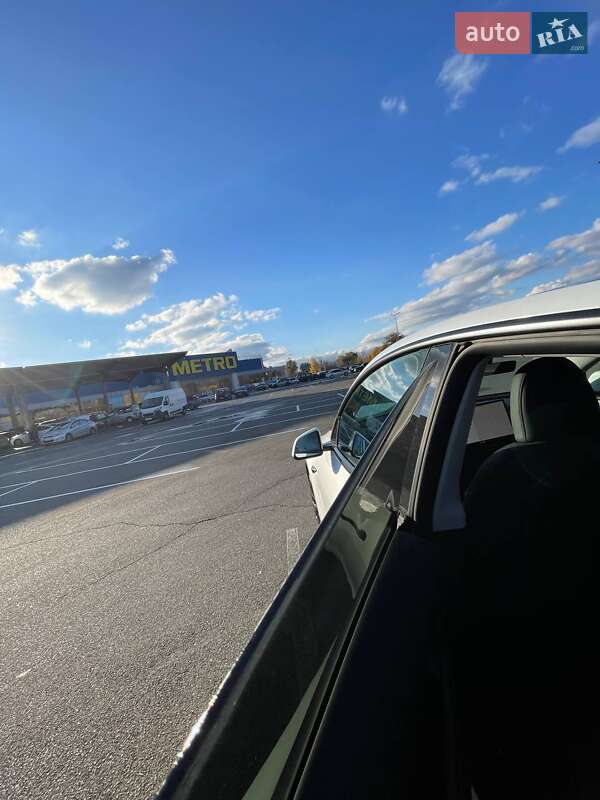 Внедорожник / Кроссовер Tesla Model Y 2022 в Киеве фото 18 Внедорожник / Кроссовер Tesla Model Y 2022 в Киеве