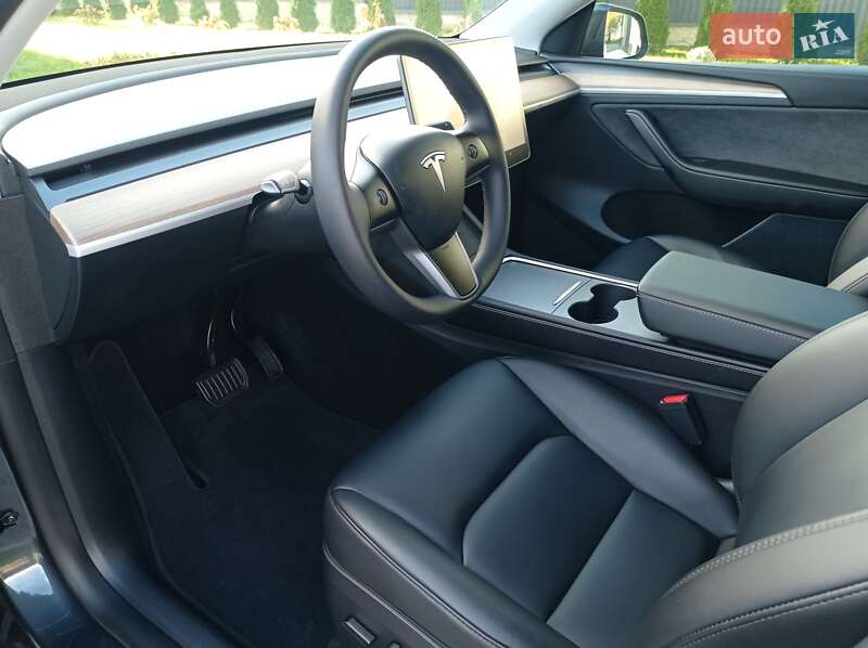 Внедорожник / Кроссовер Tesla Model Y 2024 в Ровно