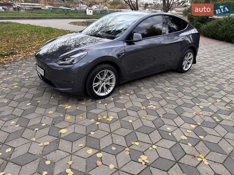 Позашляховик / Кросовер Tesla Model Y 2023 в Рівному фото 2 Позашляховик / Кросовер Tesla Model Y 2023 в Рівному