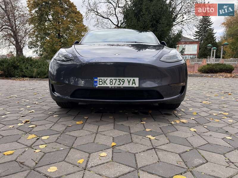 Позашляховик / Кросовер Tesla Model Y 2023 в Рівному фото 9 Позашляховик / Кросовер Tesla Model Y 2023 в Рівному