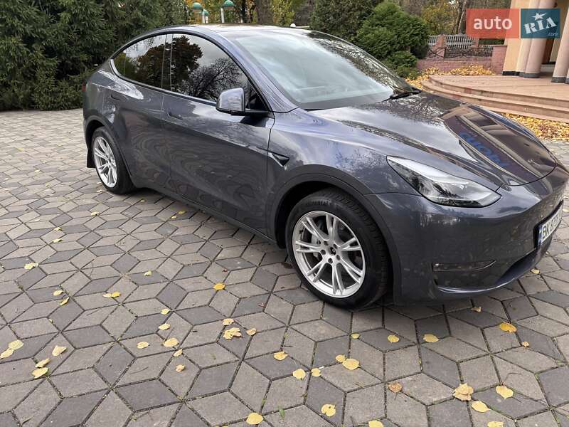 Позашляховик / Кросовер Tesla Model Y 2023 в Рівному фото 14 Позашляховик / Кросовер Tesla Model Y 2023 в Рівному