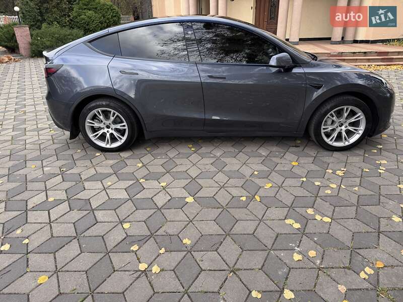 Позашляховик / Кросовер Tesla Model Y 2023 в Рівному фото 19 Позашляховик / Кросовер Tesla Model Y 2023 в Рівному