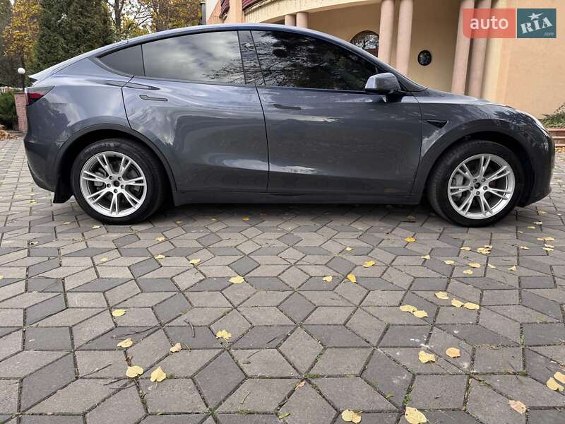 Позашляховик / Кросовер Tesla Model Y 2023 в Рівному фото 20 Позашляховик / Кросовер Tesla Model Y 2023 в Рівному