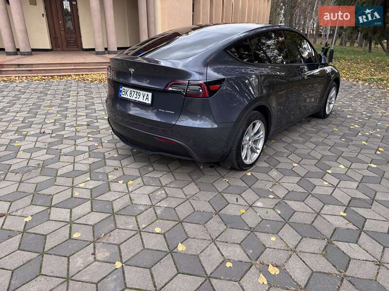 Позашляховик / Кросовер Tesla Model Y 2023 в Рівному фото 23 Позашляховик / Кросовер Tesla Model Y 2023 в Рівному