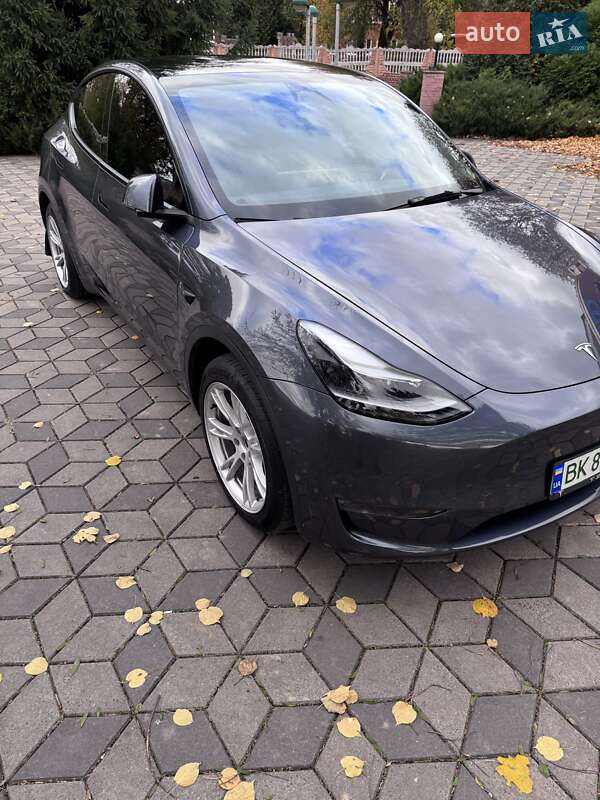 Позашляховик / Кросовер Tesla Model Y 2023 в Рівному фото 36 Позашляховик / Кросовер Tesla Model Y 2023 в Рівному