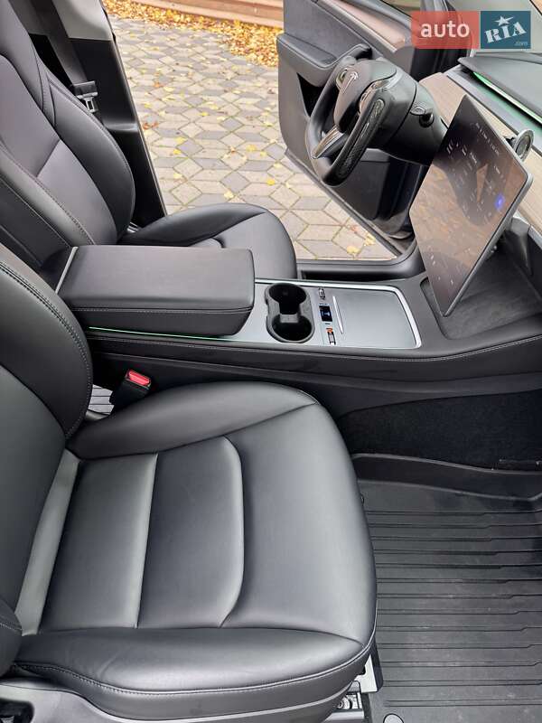 Позашляховик / Кросовер Tesla Model Y 2023 в Рівному фото 48 Позашляховик / Кросовер Tesla Model Y 2023 в Рівному