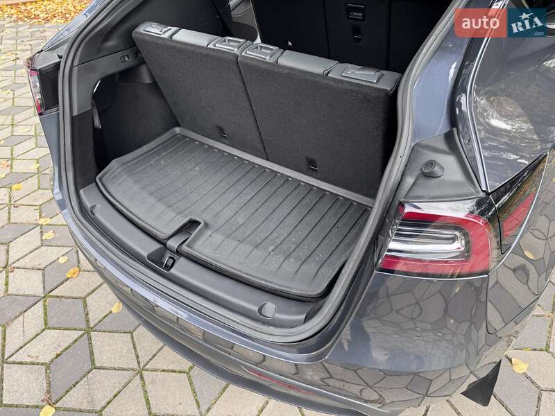 Позашляховик / Кросовер Tesla Model Y 2023 в Рівному фото 56 Позашляховик / Кросовер Tesla Model Y 2023 в Рівному