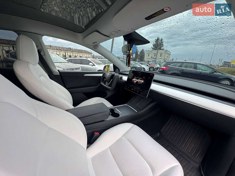 Позашляховик / Кросовер Tesla Model Y 2022 в Стрию