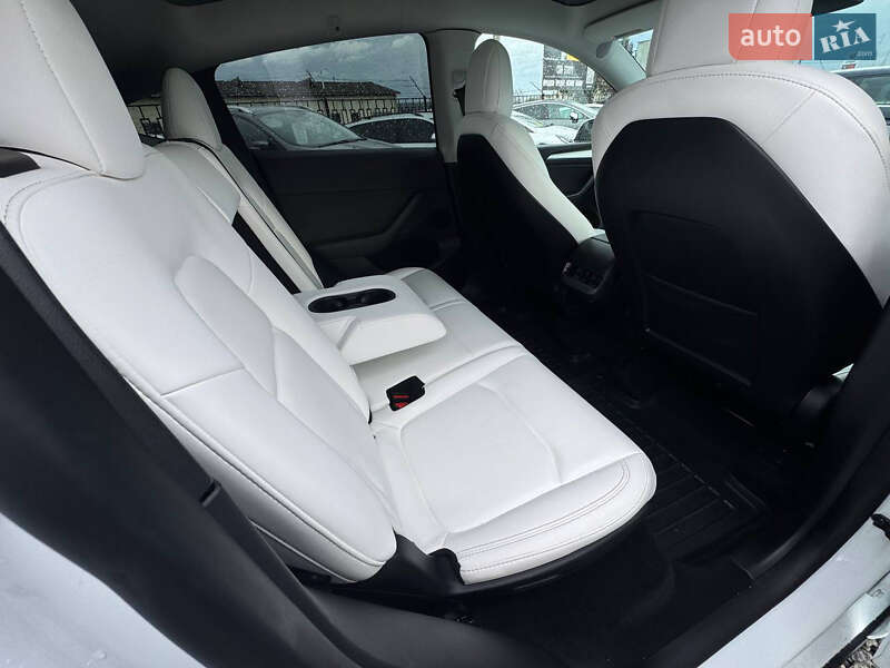 Позашляховик / Кросовер Tesla Model Y 2022 в Стрию