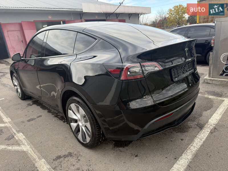 Позашляховик / Кросовер Tesla Model Y 2023 в Калинівці фото 4 Позашляховик / Кросовер Tesla Model Y 2023 в Калинівці
