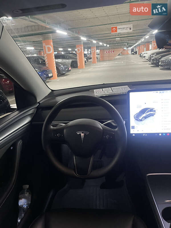 Позашляховик / Кросовер Tesla Model Y 2024 в Києві