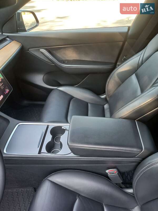 Позашляховик / Кросовер Tesla Model Y 2022 в Дніпрі