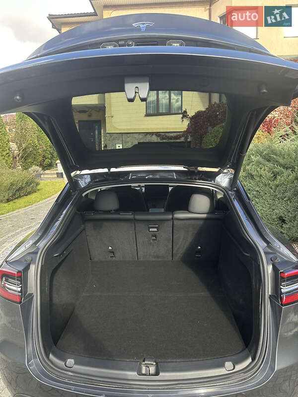 Внедорожник / Кроссовер Tesla Model Y 2023 в Черновцах