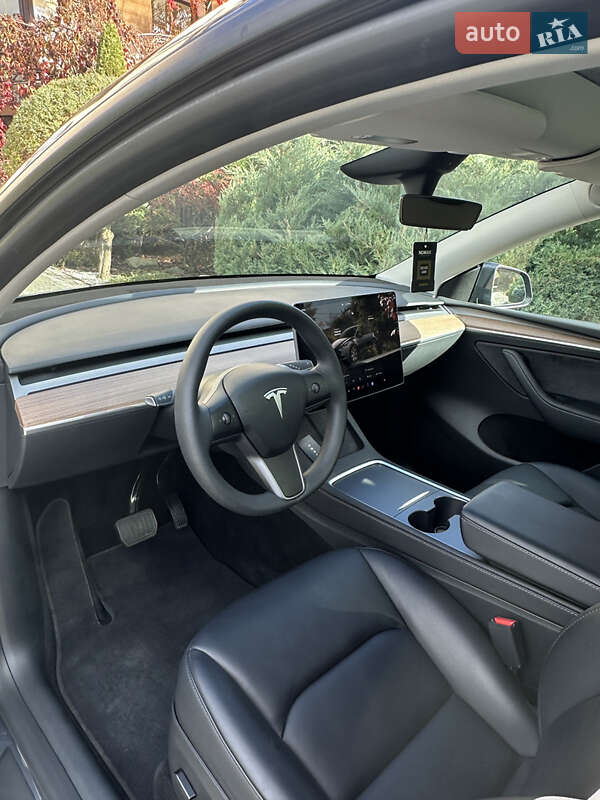 Внедорожник / Кроссовер Tesla Model Y 2023 в Черновцах