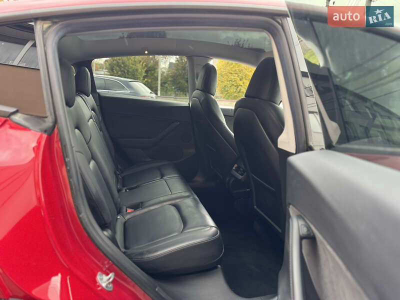 Позашляховик / Кросовер Tesla Model Y 2021 в Луцьку