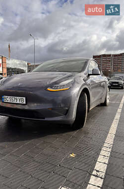 Позашляховик / Кросовер Tesla Model Y 2021 в Львові
